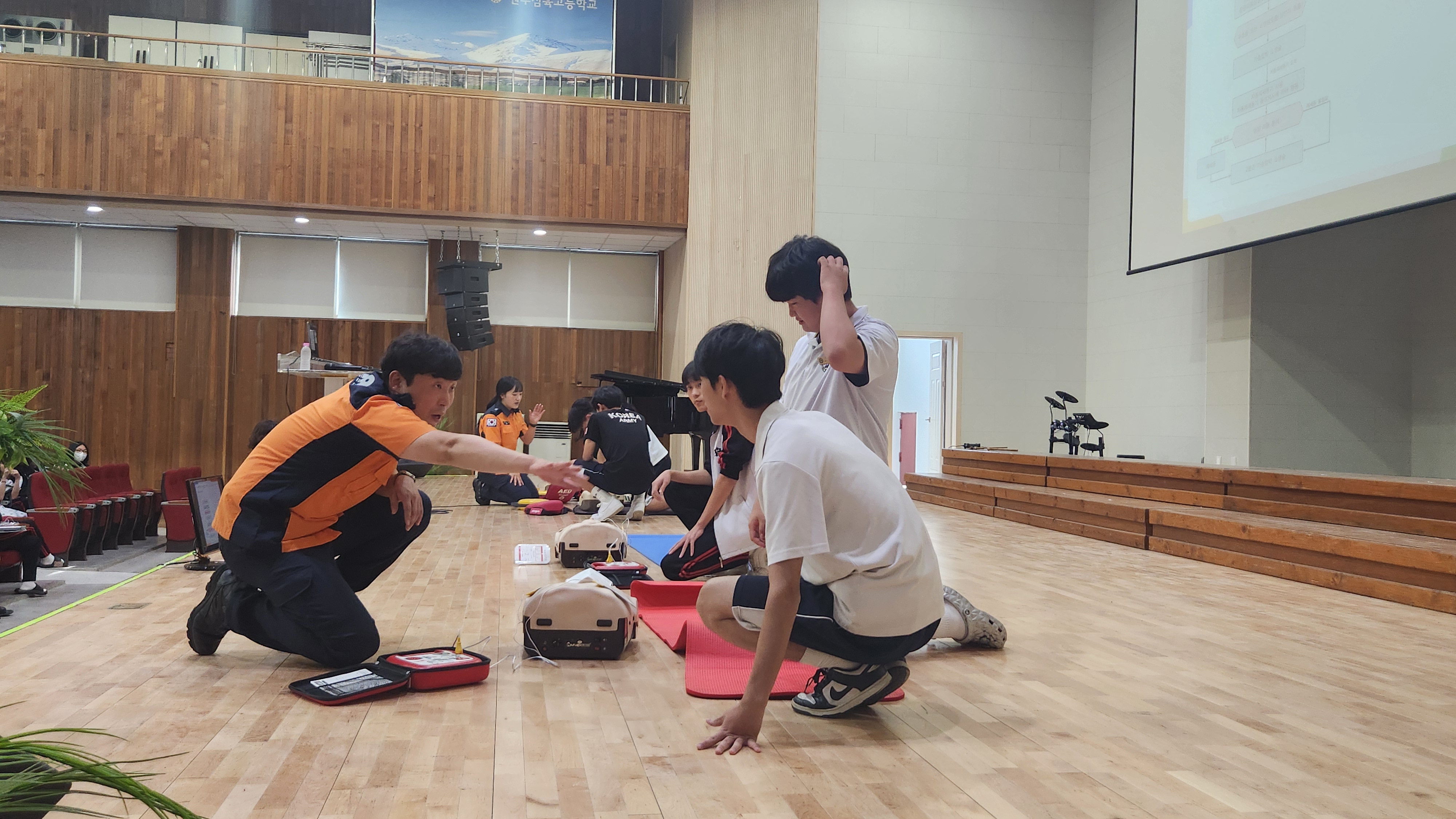 학생 심폐소생술 및 응급처치 교육 사진